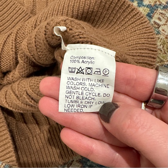 NWOT Sleeveless Sweater Vest - Picture 4 of 4